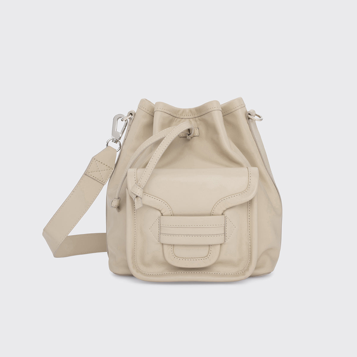 files/ADV04_CALF_OFF_WHITE_Pierre_Hardy_01.jpg