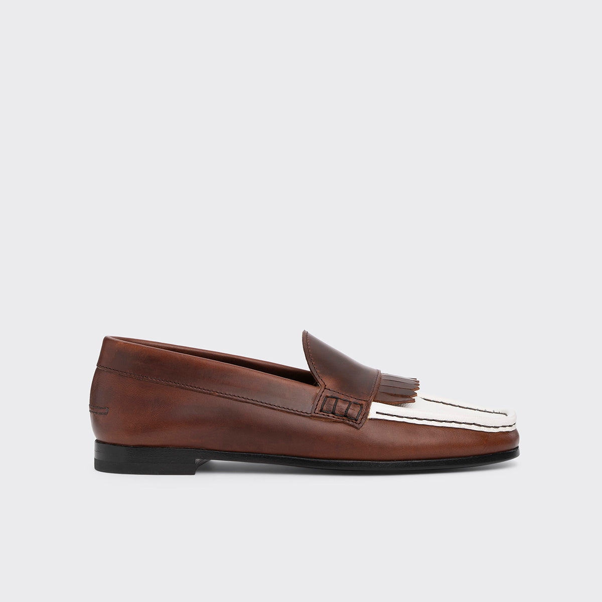 files/AHE1_CALF_WHITE_BROWN_Pierre_Hardy_01.jpg