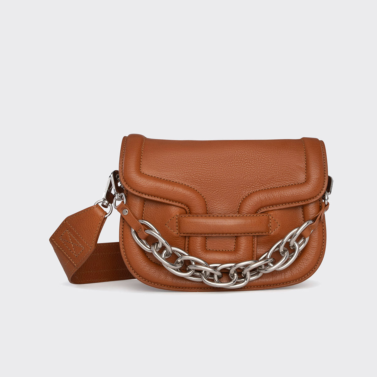 files/NV01Z_MINIALPHAVILLESHOULDERBAG-GRAINKID-METAL_TAN-SILVER_Pierre_Hardy_05.jpg
