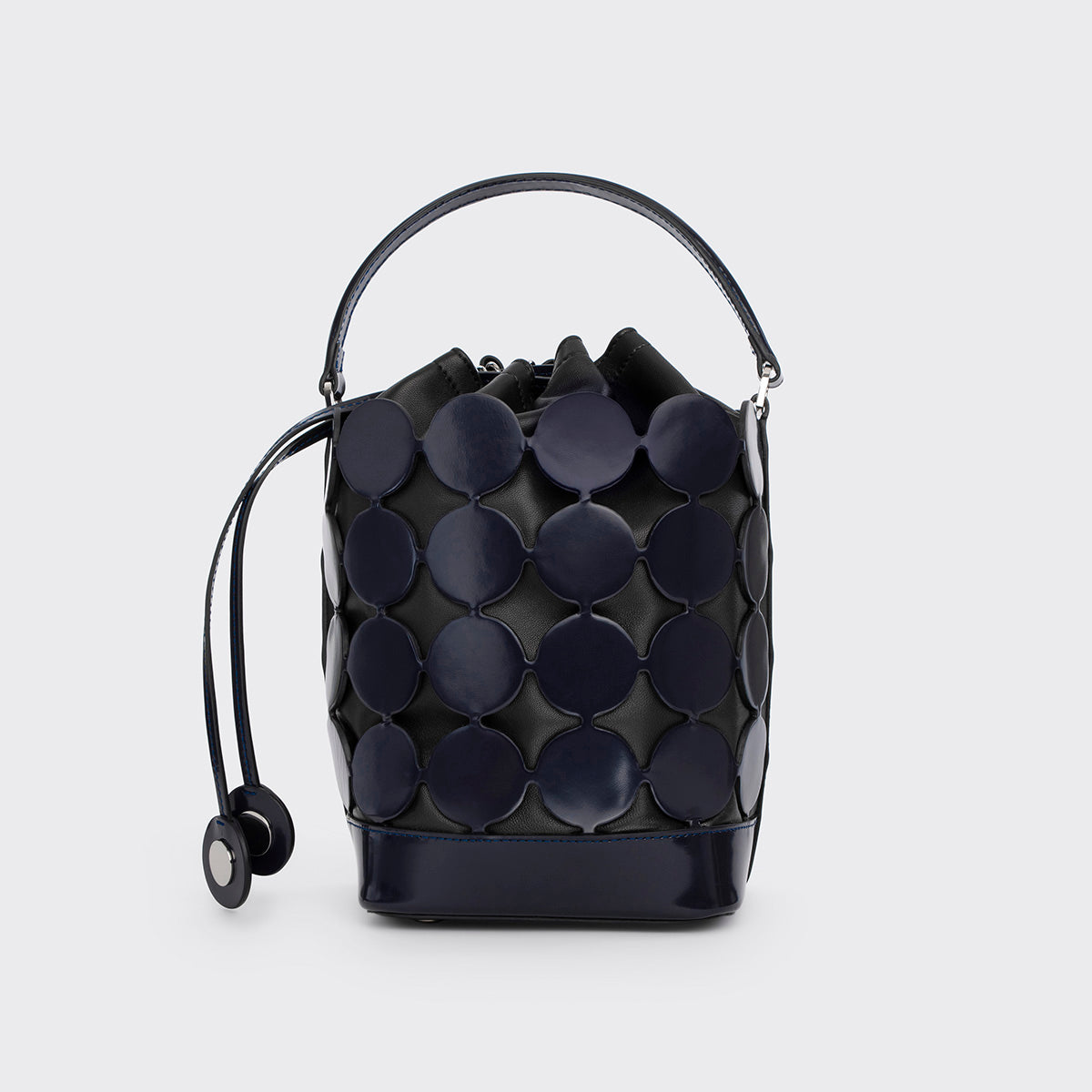 files/VV07_PATENT_LAMB_LAMB_NAVY_BLACK_Pierre_Hardy_01.jpg