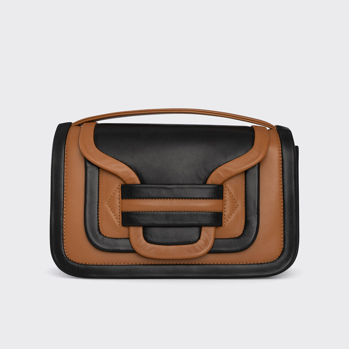 files/XR04_MAXIALPHAHANDBAG-CALF-LAMB_COGNAC-BLACK_Pierre_Hardy_01.jpg